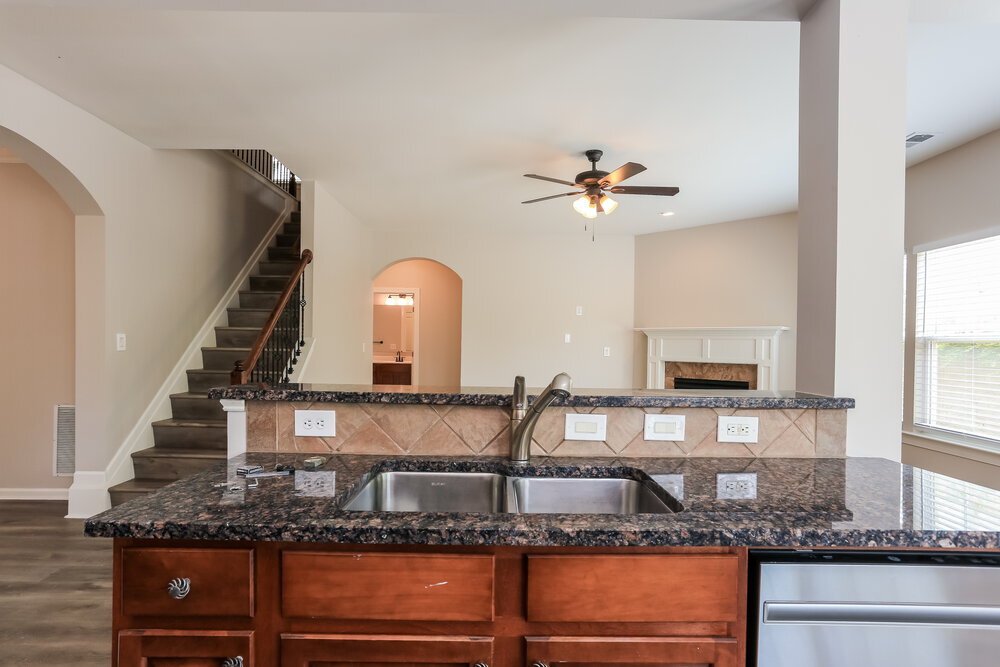 Building Photo - 7756 Parkside Dr