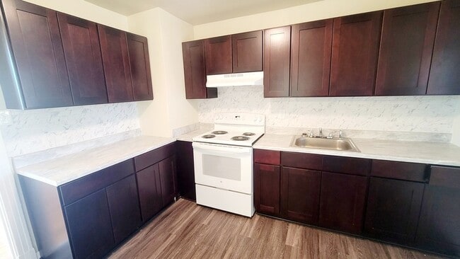 Building Photo - 3811 Larry St