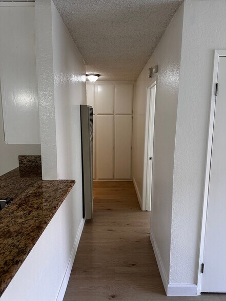 Building Photo - 5134 N Glendora Ave