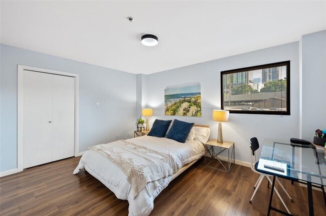 Building Photo - 40 N Interstate Hwy 35