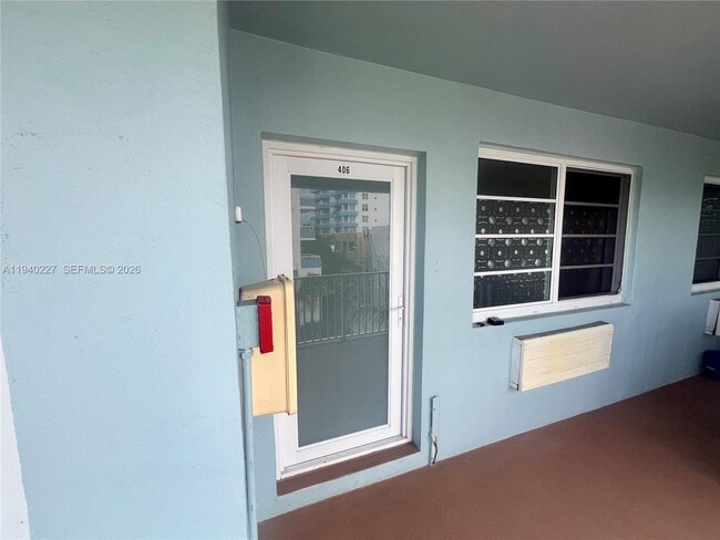 Building Photo - 158 Ocean Dr