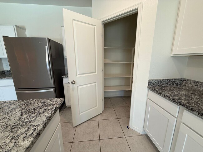 Building Photo - Spacious 5 bed 4.5 bath home in Florence, AZ!