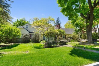 Building Photo - 128 Moorland Dr