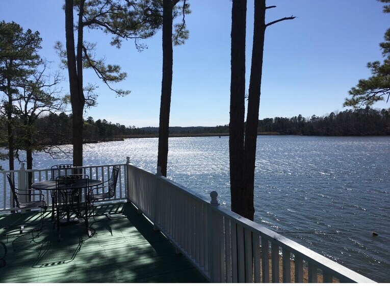 Building Photo - 5715 Bluebird St