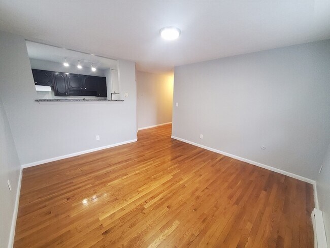 Building Photo - 24 Colgate Rd