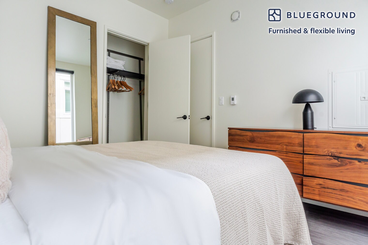 Building Photo - 10050 NE 10th St