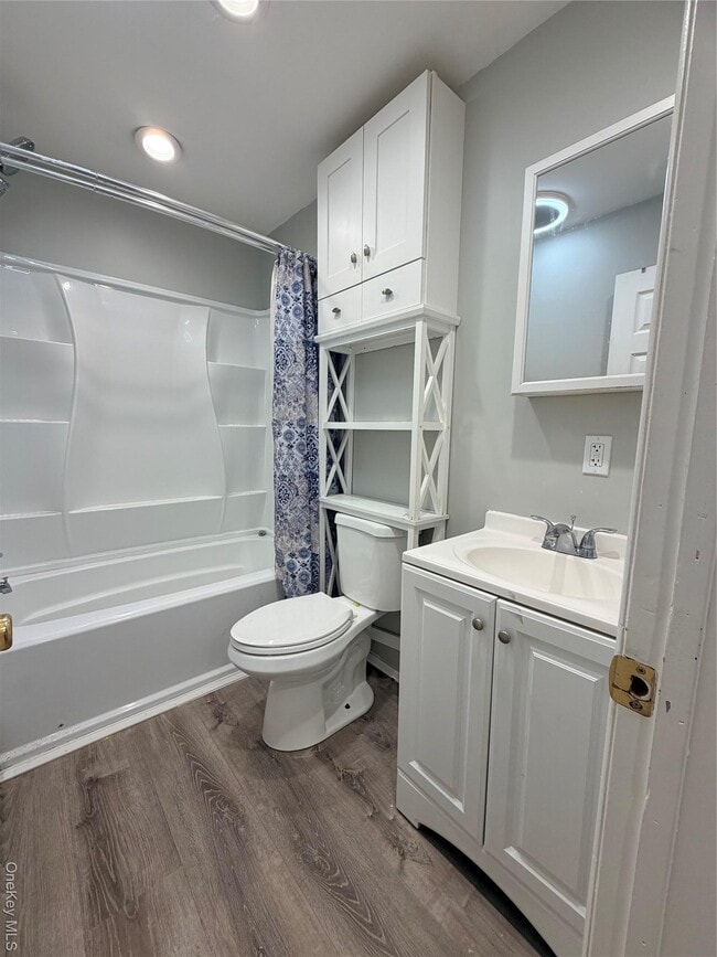 Building Photo - 5 Bristol St