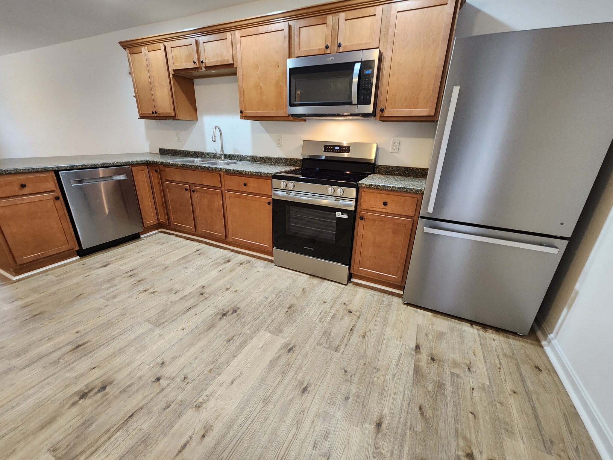 Building Photo - 112 Meadow Ridge Dr