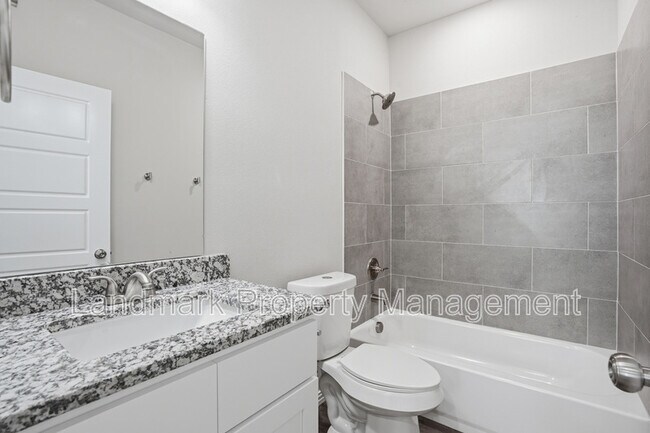 Building Photo - 303 Eastland St