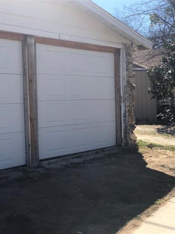 Building Photo - 2923 Azle Ave