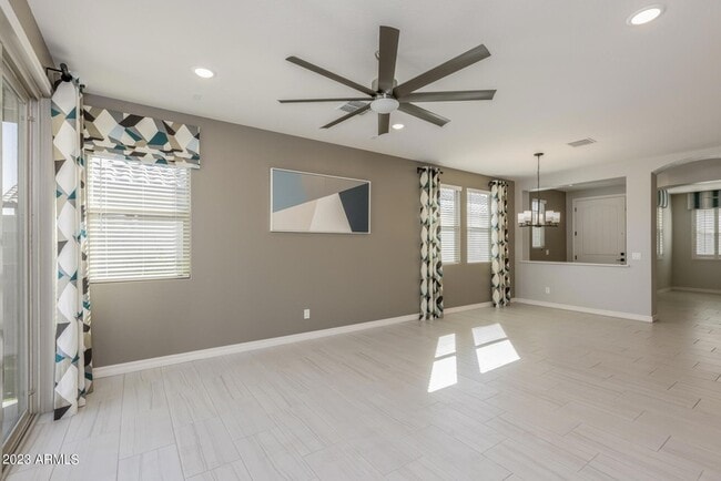 Building Photo - 15292 W Linden St