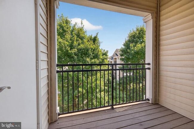 Building Photo - 12945 Centre Park Cir