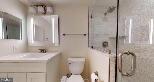 Building Photo - 801 S Pitt St