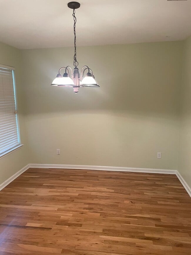 Building Photo - Huge 2/2.5 off Apalachee Parkway!