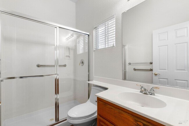 Building Photo - 139 Cedar Ridge Dr