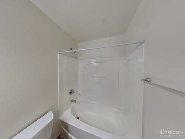 Building Photo - 31361 N Blackfoot Dr