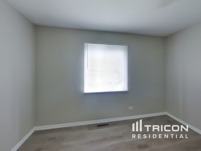 Building Photo - 614 Allanson Rd