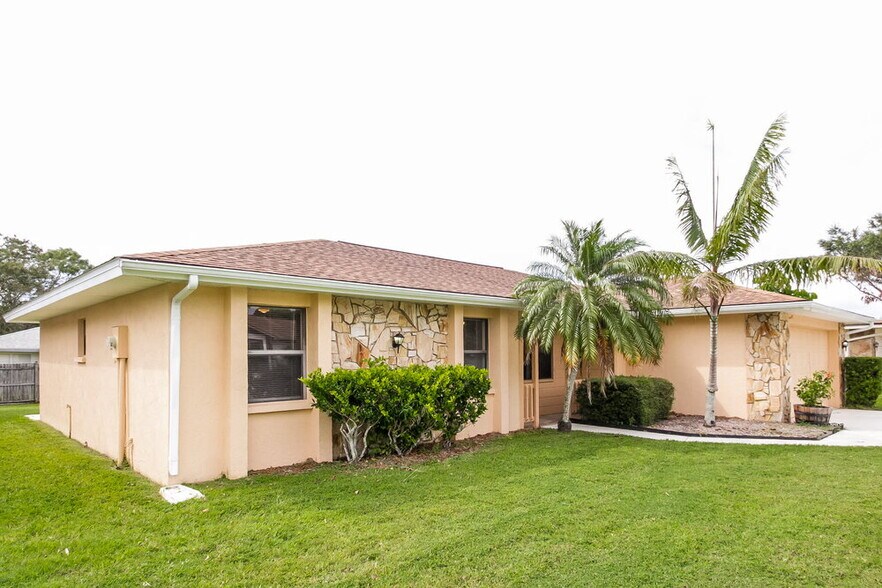 Building Photo - 4249 Lancaster Dr
