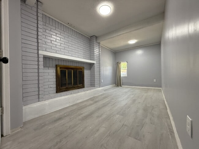 Building Photo - 5736 Shipp Dr