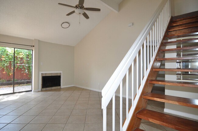 Building Photo - Lovely 3-3-1 condo in Dallas, Plano ISD!