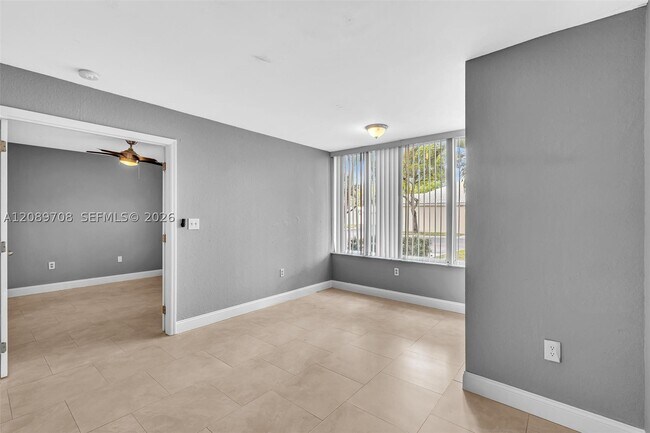 Building Photo - 2820 N Oakland Forest Dr