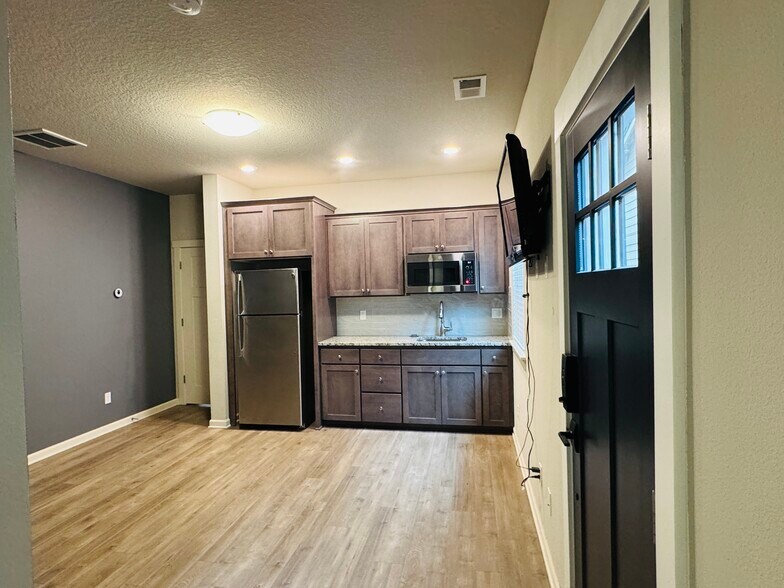 ADU Living Room & Kitchen - 4124 SW Mawrcrest Ave