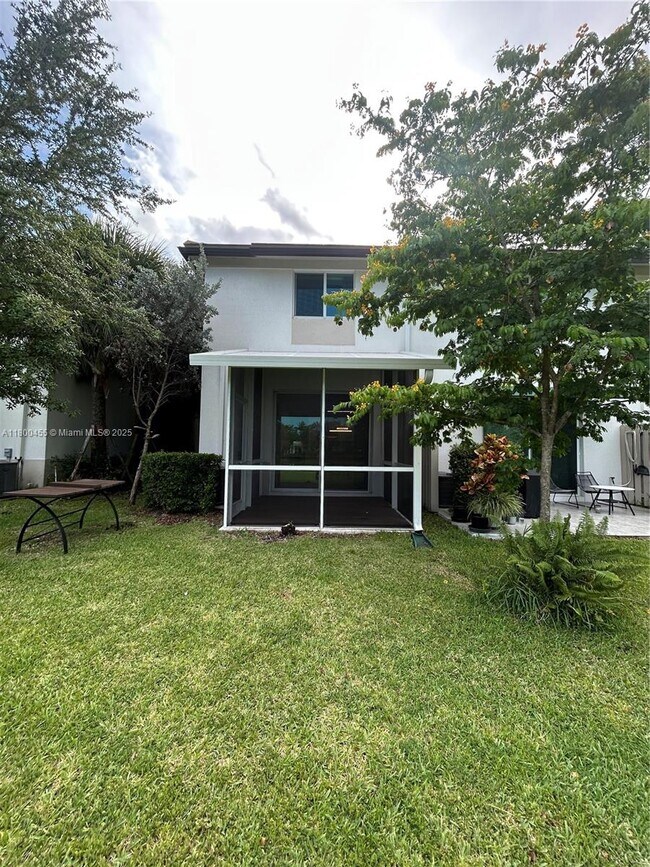 Building Photo - 4756 SW 63rd Ave