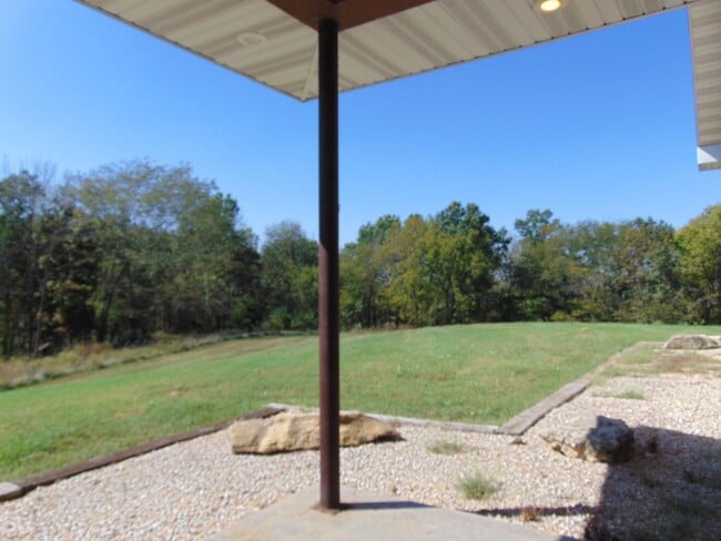 Building Photo - Majestic 3 Bed Mid MO Ranch!