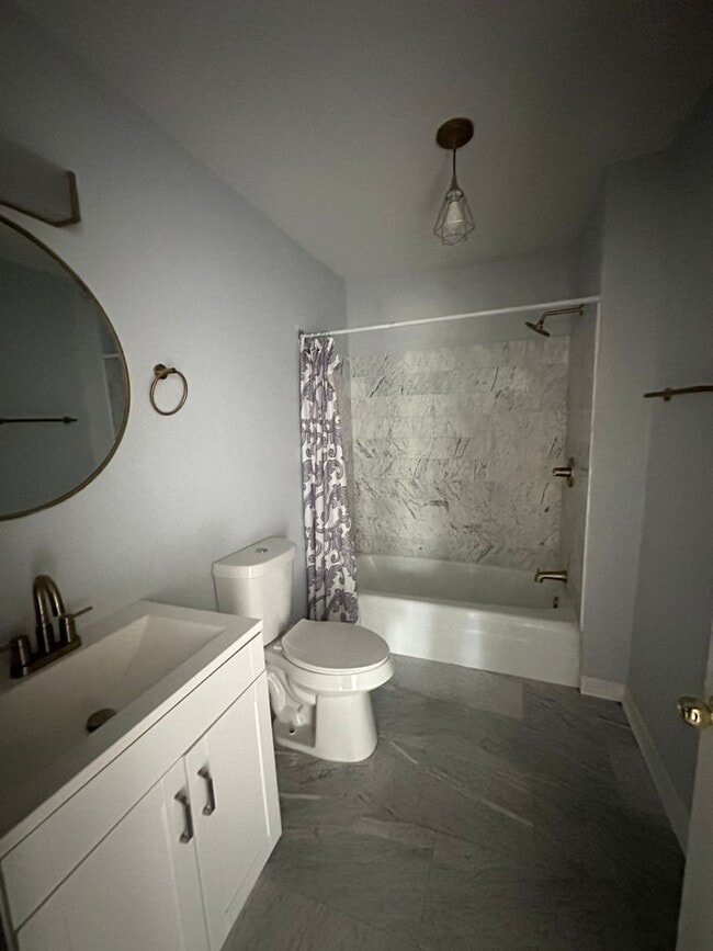 Building Photo - 410 Glover Ave