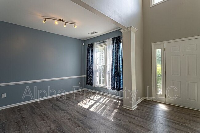 Building Photo - 504 Collingsworth Ln