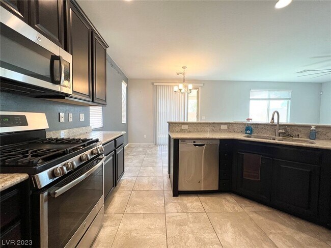 Building Photo - 930 Safe Sapphire Way