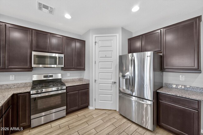 Building Photo - 20390 E Broadmoor Trail