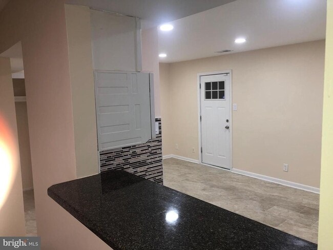 Building Photo - 13013 Townsend Rd