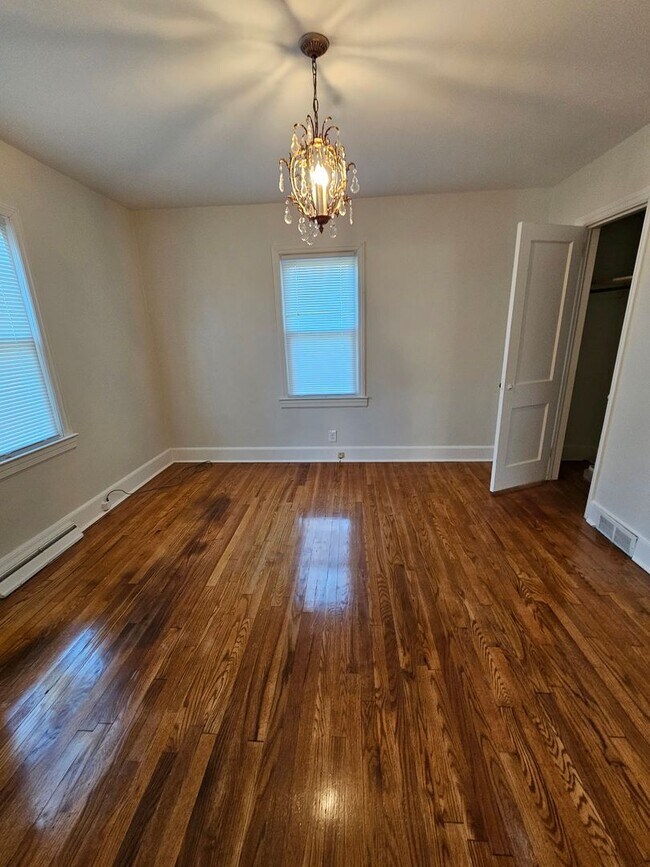 Building Photo - Lots of Extras with this 3 BR!