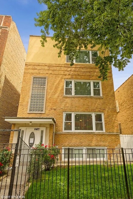 Building Photo - 6427 N Albany Ave