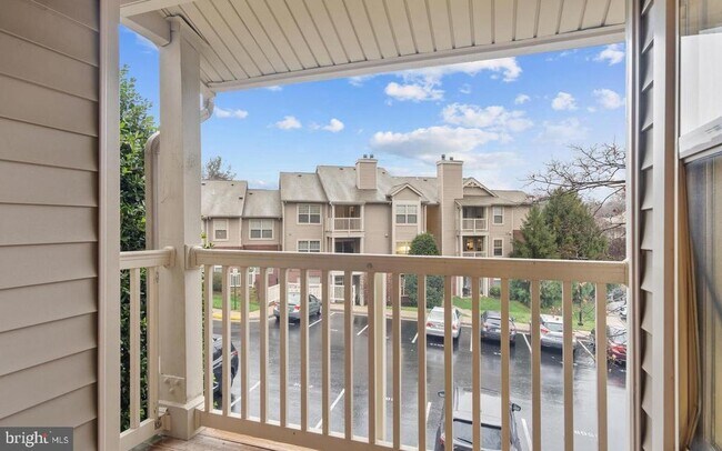 Building Photo - 1700 Ascot Way