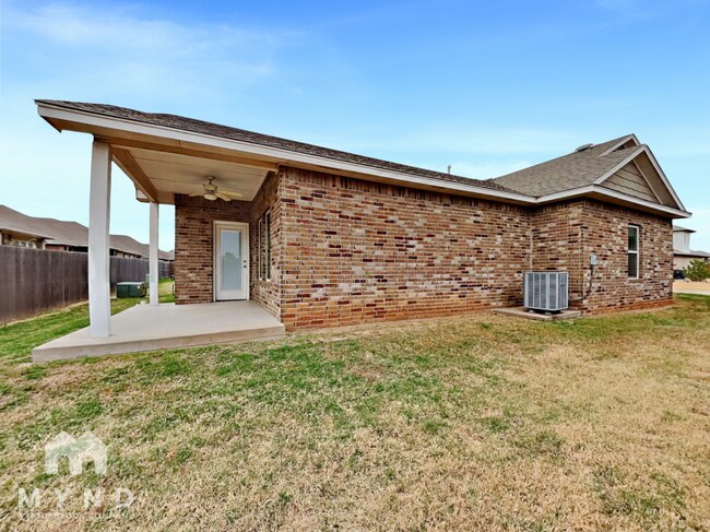 Building Photo - 12924 Firerock Cir