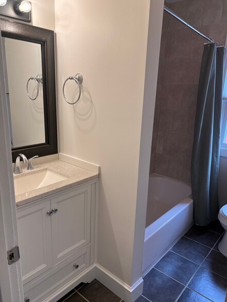 Building Photo - 905 Klem Rd