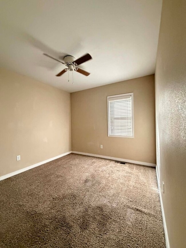 Building Photo - MOVE IN SPECIAL: HALF OFF FIRST MONTH RENT!! BEAUTIFUL 4 BEDROOMS/ 2.5 BATHROOMS ON 1 FULL ACRE I...