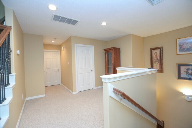 Building Photo - 1375 Ella Pl
