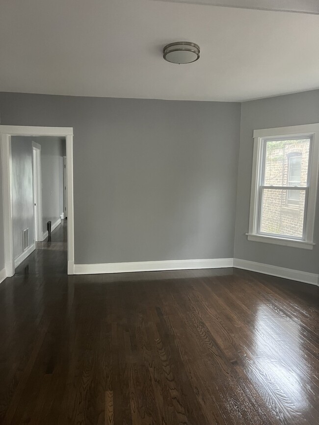 Building Photo - 935 N Massasoit Ave