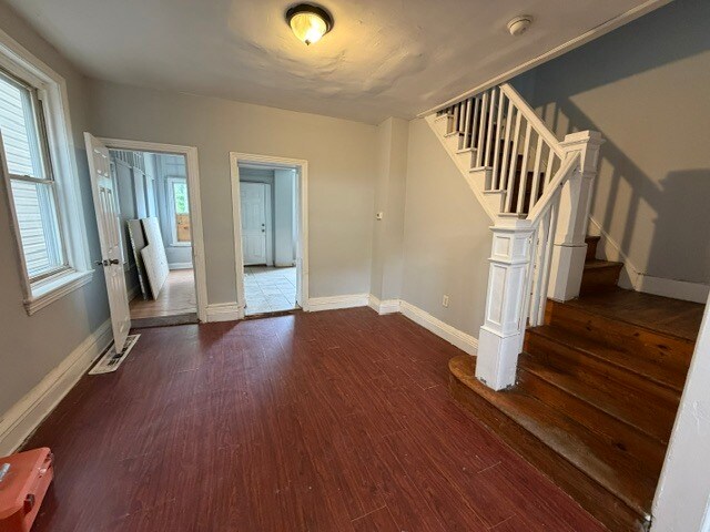 Building Photo - 4686 Hawthorne St