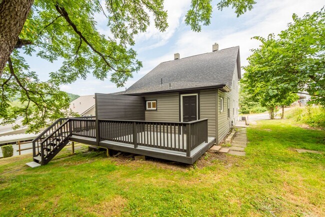 Building Photo - READY FOR MOVE IN! FULLY RENOVATED 2-BEDRO...