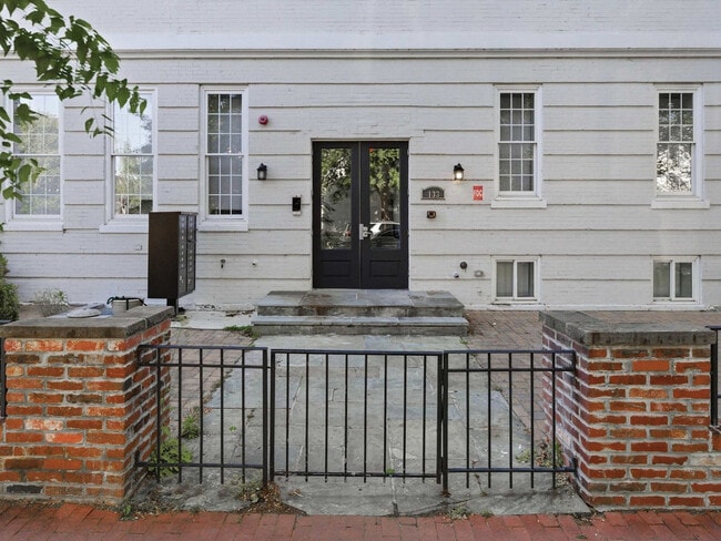 Building Photo - 133 7th St SE