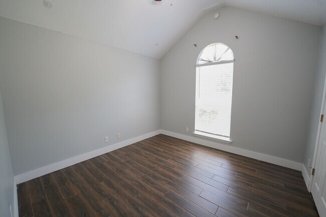 Building Photo - Coming Available!