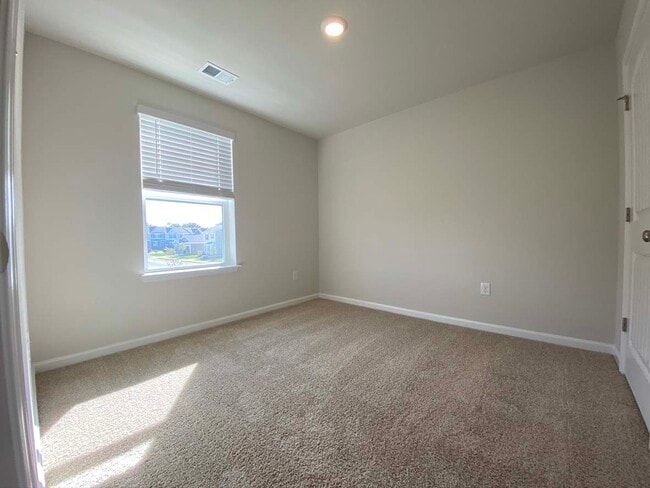 Building Photo - 407 Mardella Dr
