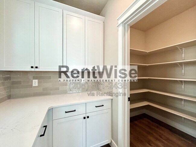 Building Photo - 5845 W Sprig Dr