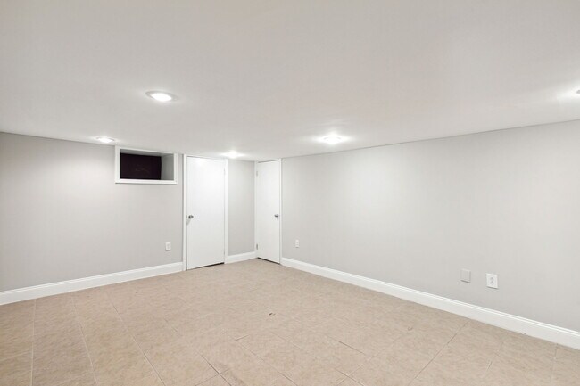 Building Photo - 1717 Annin St