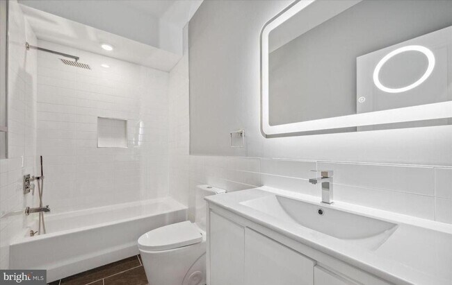 Building Photo - 1528 N 25th St
