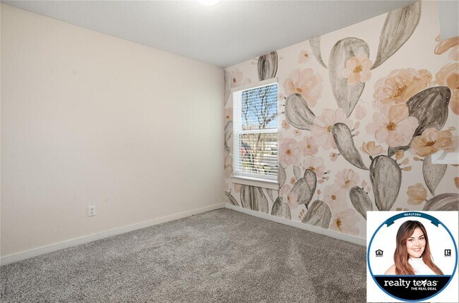 Building Photo - 224 Gidran Trail